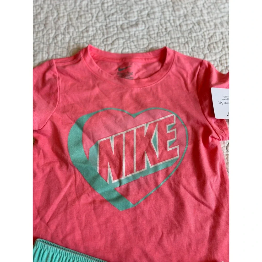 Nike Girls 2-Piece Set Pink Heart Graphic Tee Teal Mesh Shorts Size 6X - Picture 3 of 4